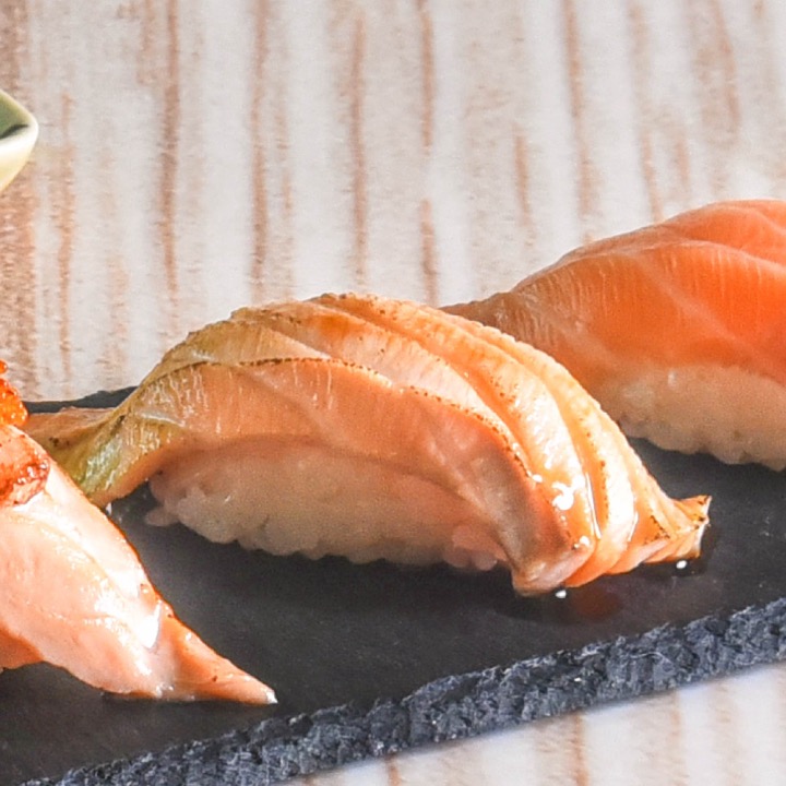 Foto menu Nigiri Salmon Aburi Teriyaki